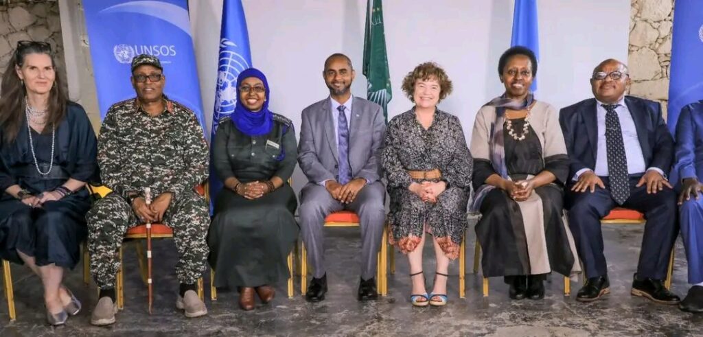 Wasiirka Difaaca oo kulan la qaatay Madaxda QM ee Soomaaliya