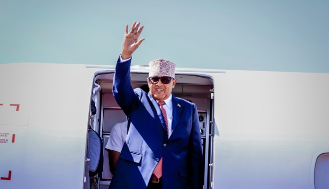 Imaaraadka oo mar kale ku xadgubay midnimada Soomaaliya