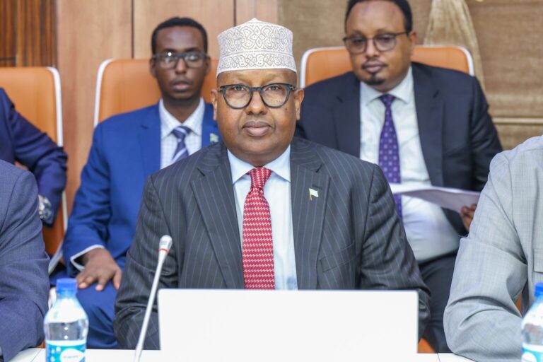 Fiqi oo dhaliilay Mucaaridka xilli uu fashilmay kulankii Mucaaridka iyo Villa Soomaaliya