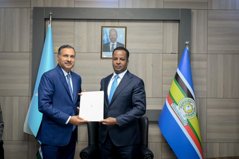 India envoy presents credentials in Somalia, signals expanded cooperation